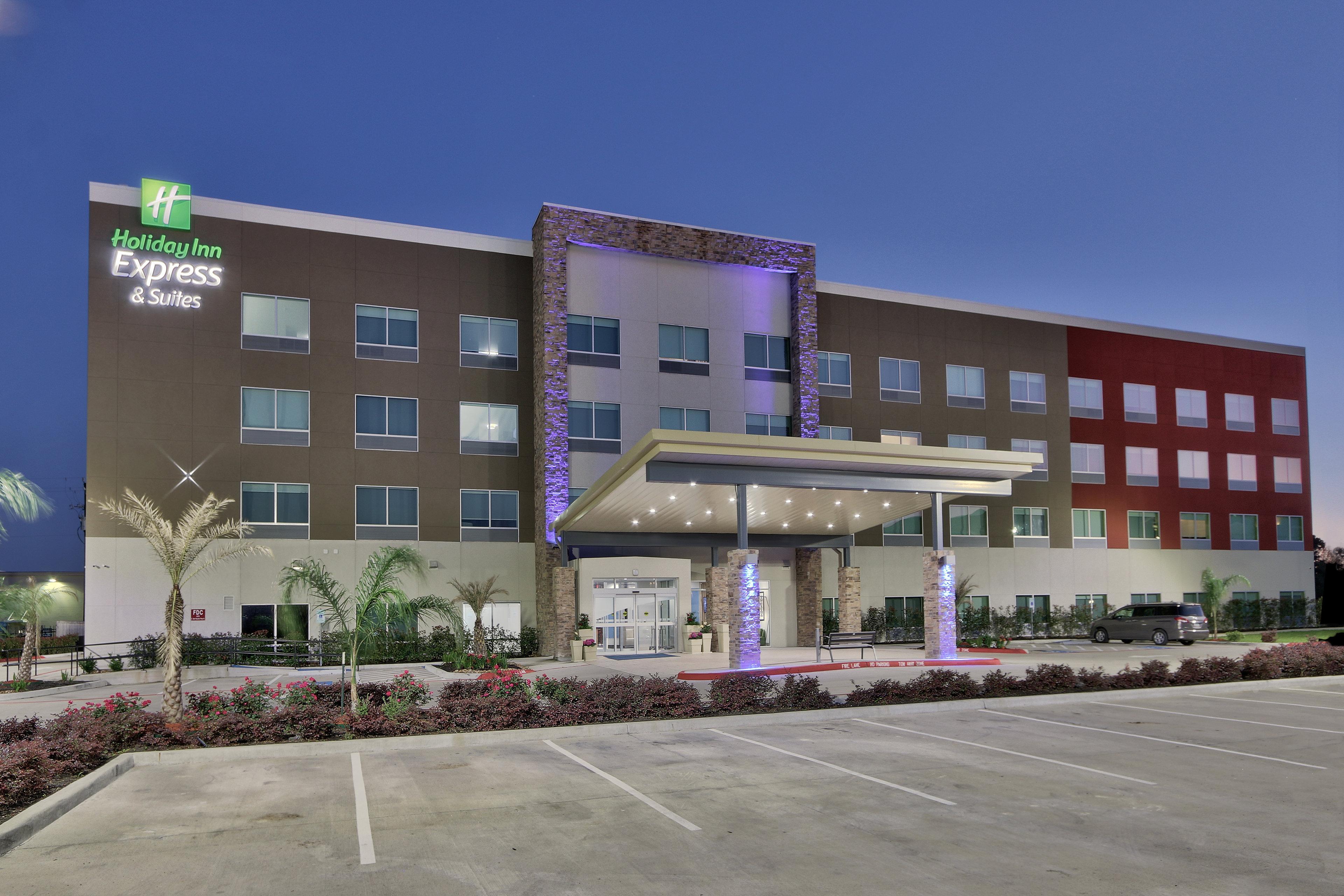 Holiday Inn Express & Suites - Houston East - Beltway 8 By Ihg Cloverleaf Екстериор снимка
