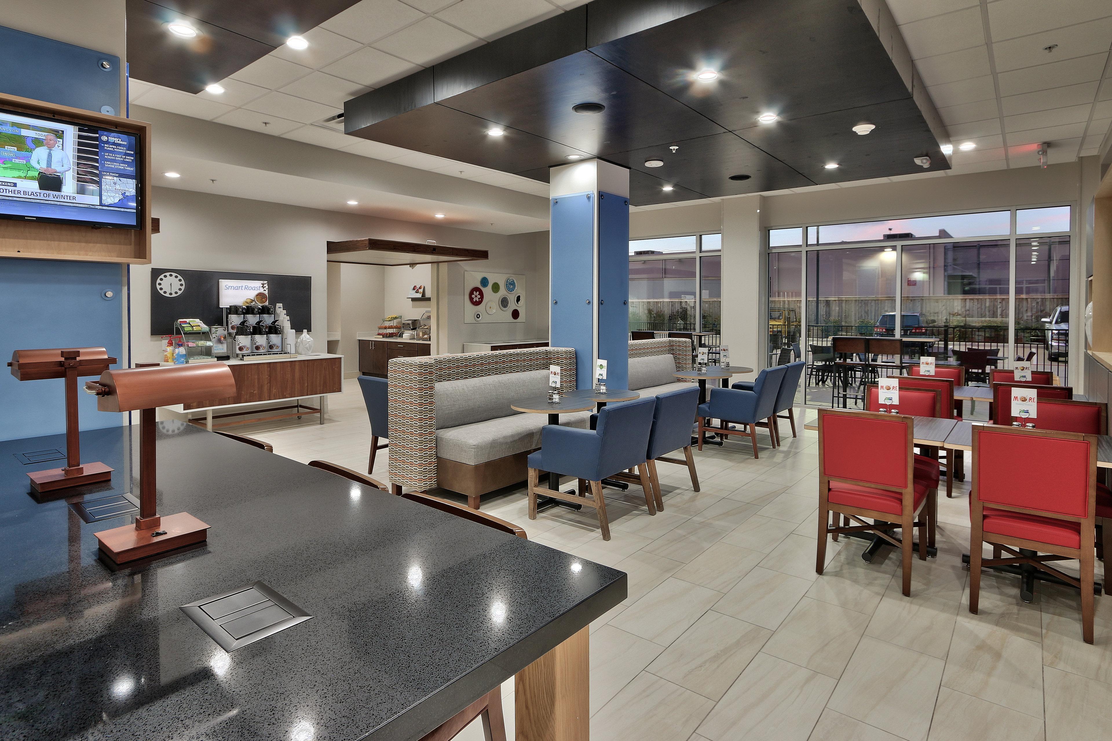Holiday Inn Express & Suites - Houston East - Beltway 8 By Ihg Cloverleaf Екстериор снимка